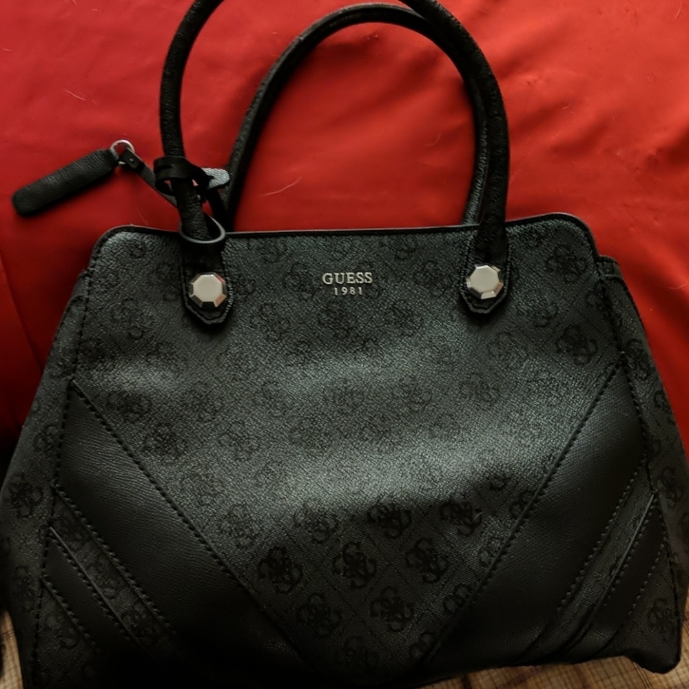Guess purse